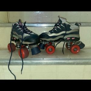 Skechers rollerskates size 9